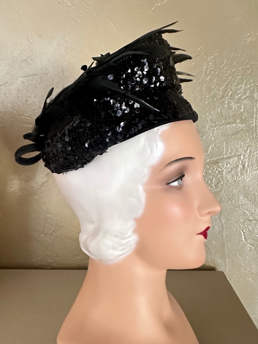FESTIVE 1940s' BLACK FELT HAT + SEQUINS & FEATHERS